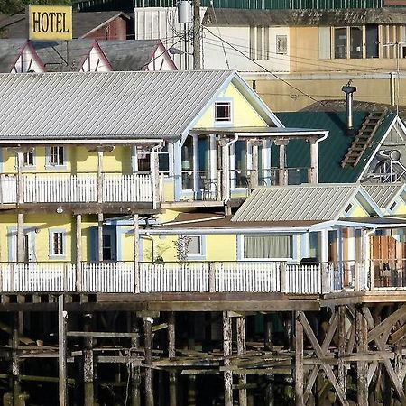 Seine Boat Inn Alert Bay Exterior photo