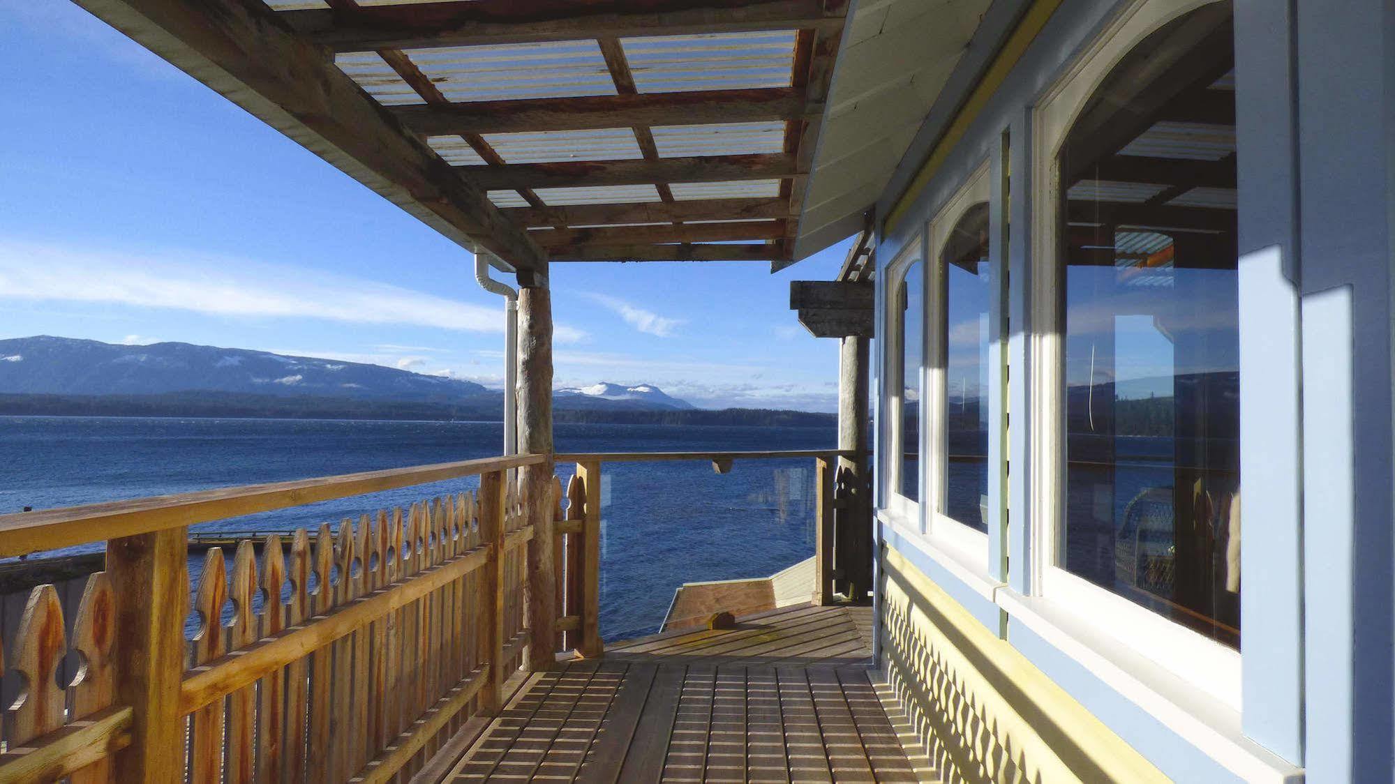 Seine Boat Inn Alert Bay Exterior photo